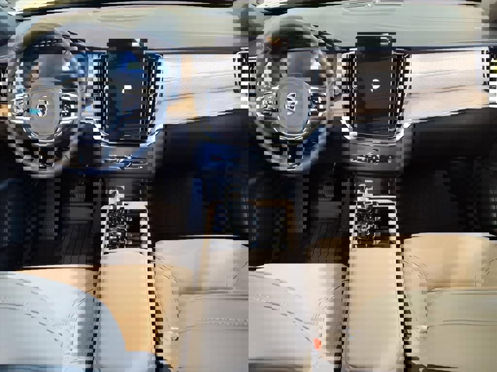 New 2026 Volvo XC90 B6 Plus w/ Protection Package Premier image 10