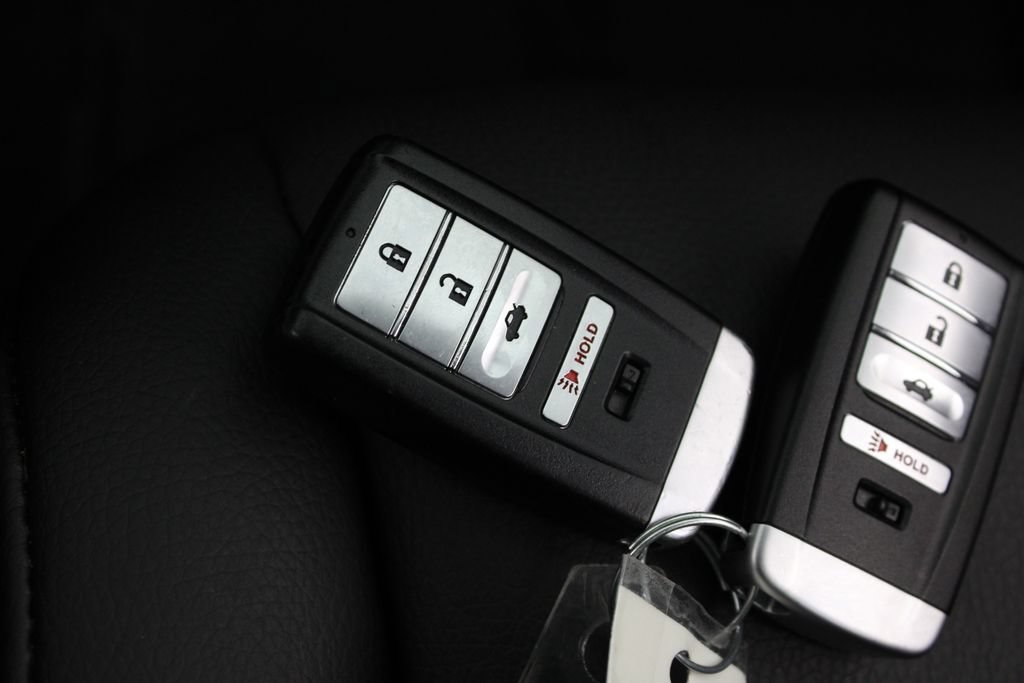 Used 2020 Acura TLX FWD image 31