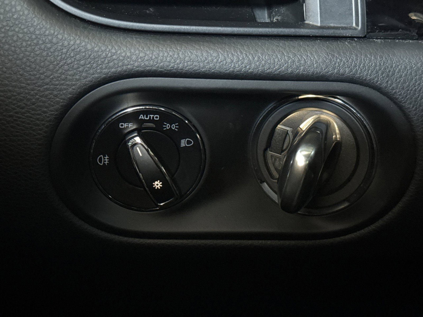 Used 2024 Porsche Macan image 23