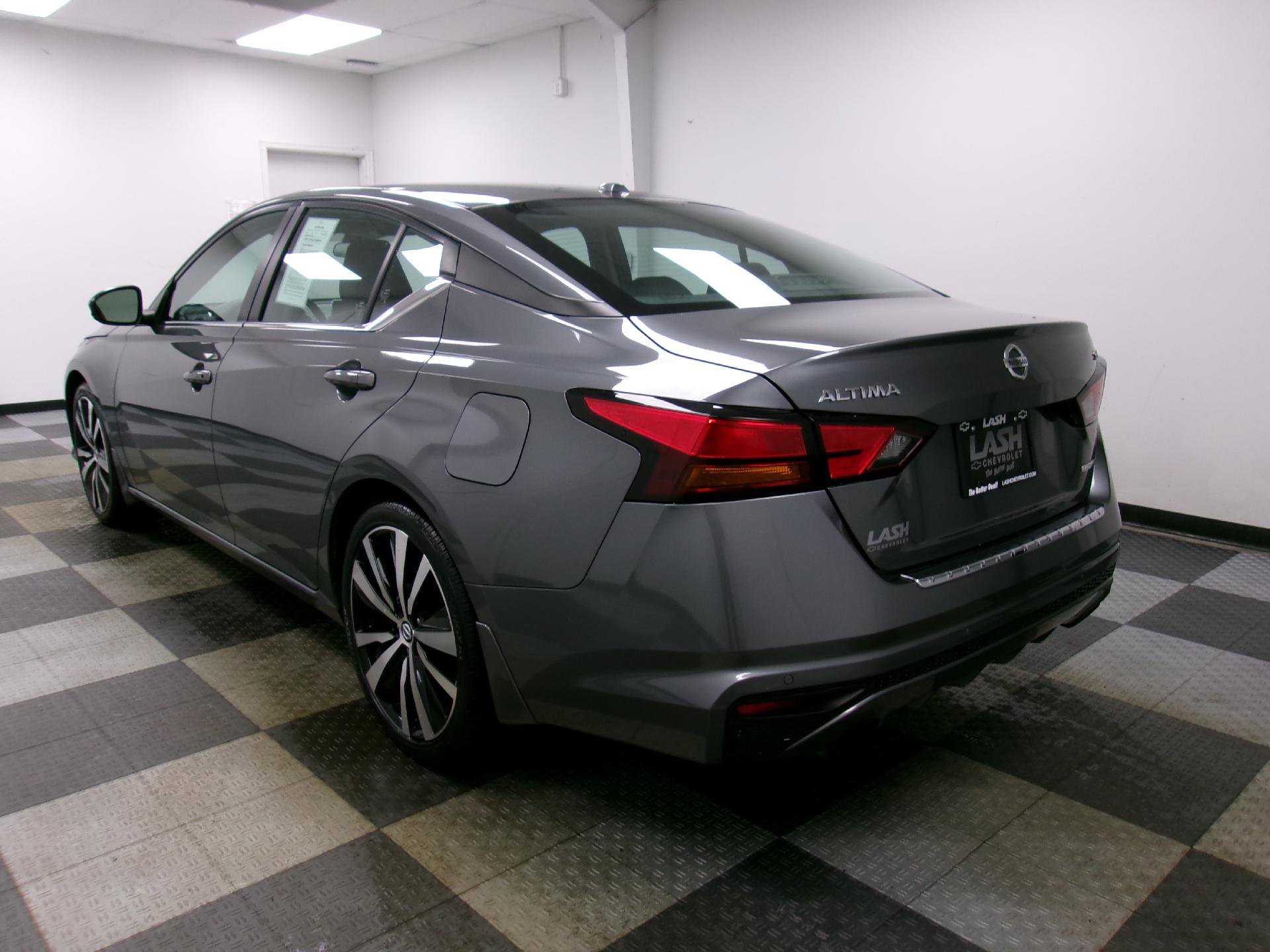 Used 2021 Nissan Altima 2.0 SR image 2