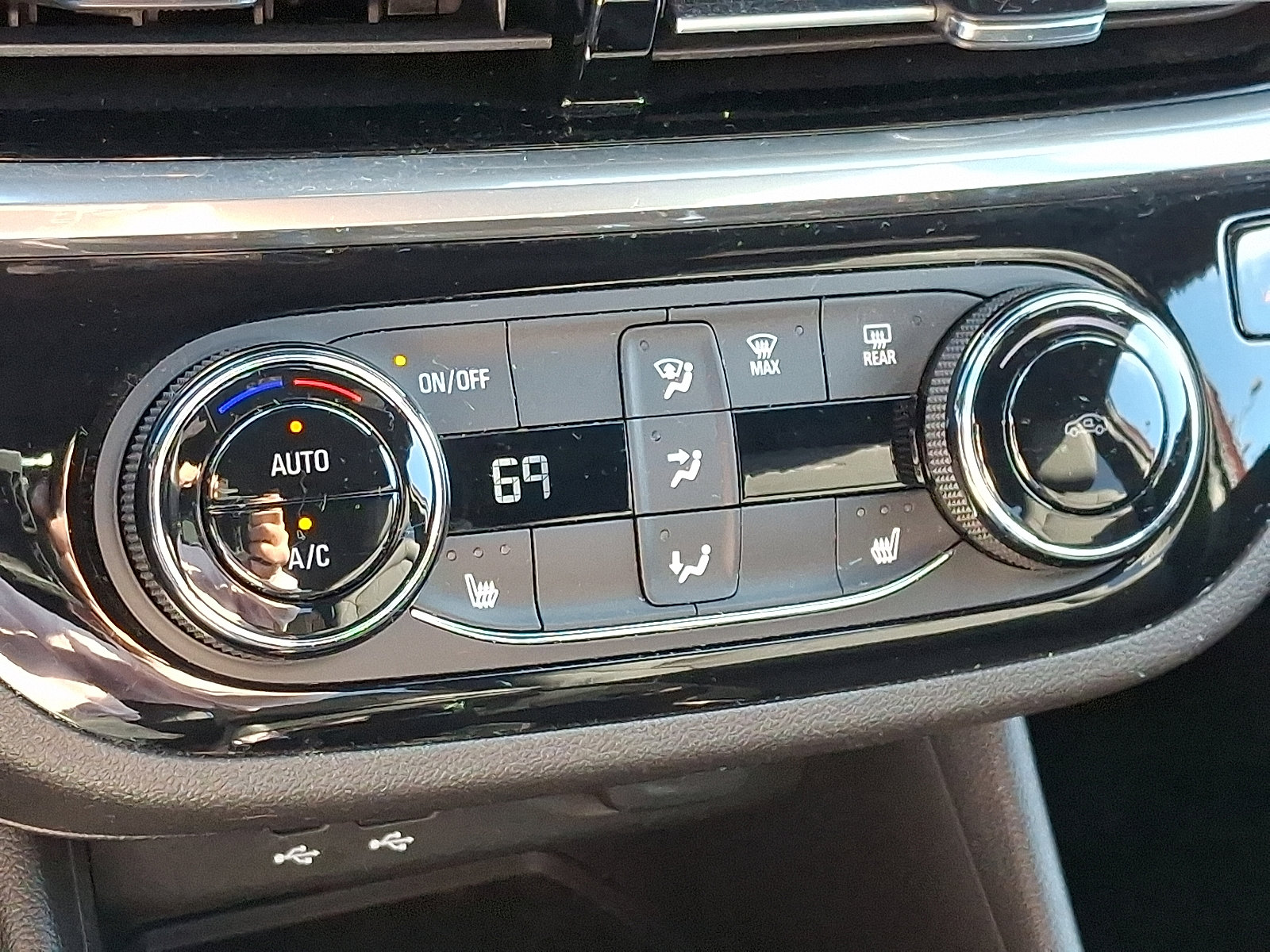 Used 2024 Buick Envista Sport Touring w/ Convenience I Package image 14