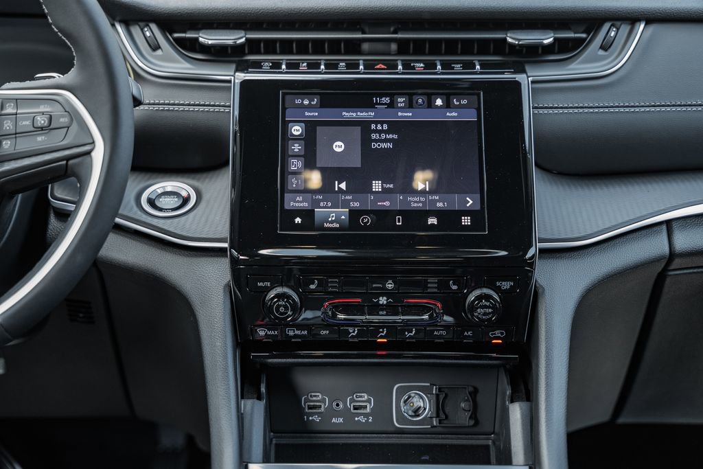 New 2025 Jeep Grand Cherokee Laredo X w/ Luxury Tech Group I image 20