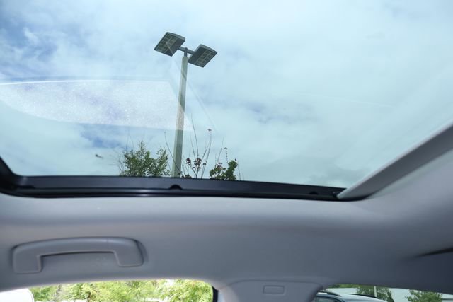 Certified 2022 Volkswagen Jetta SE w/ Panoramic Sunroof Package image 28