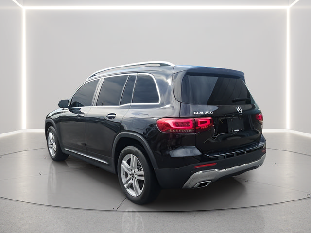Used 2023 Mercedes-Benz GLB 250 4MATIC image 3