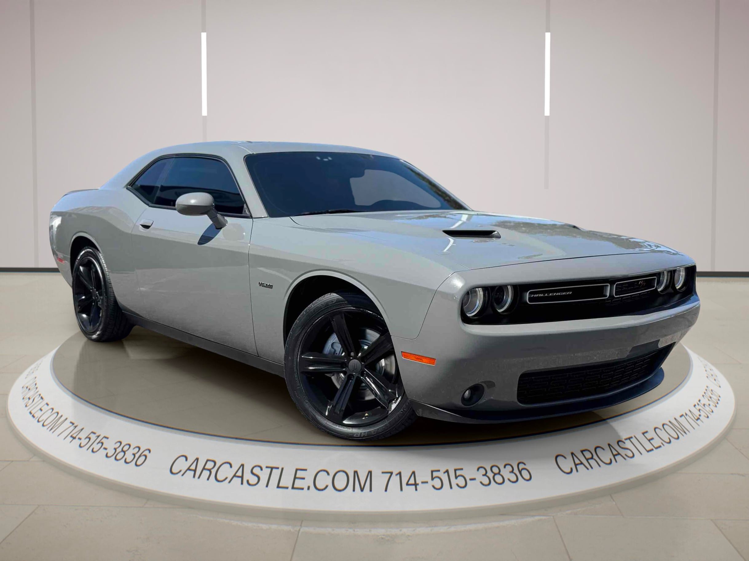 Used 2018 Dodge Challenger R/T RWD image 7