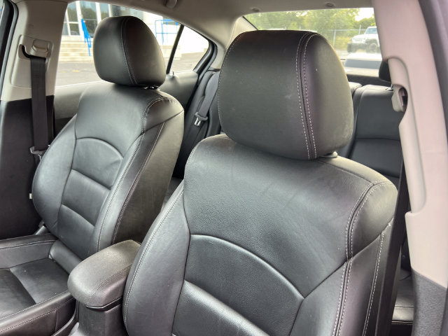 Used 2015 Chevrolet Cruze LT FWD image 11