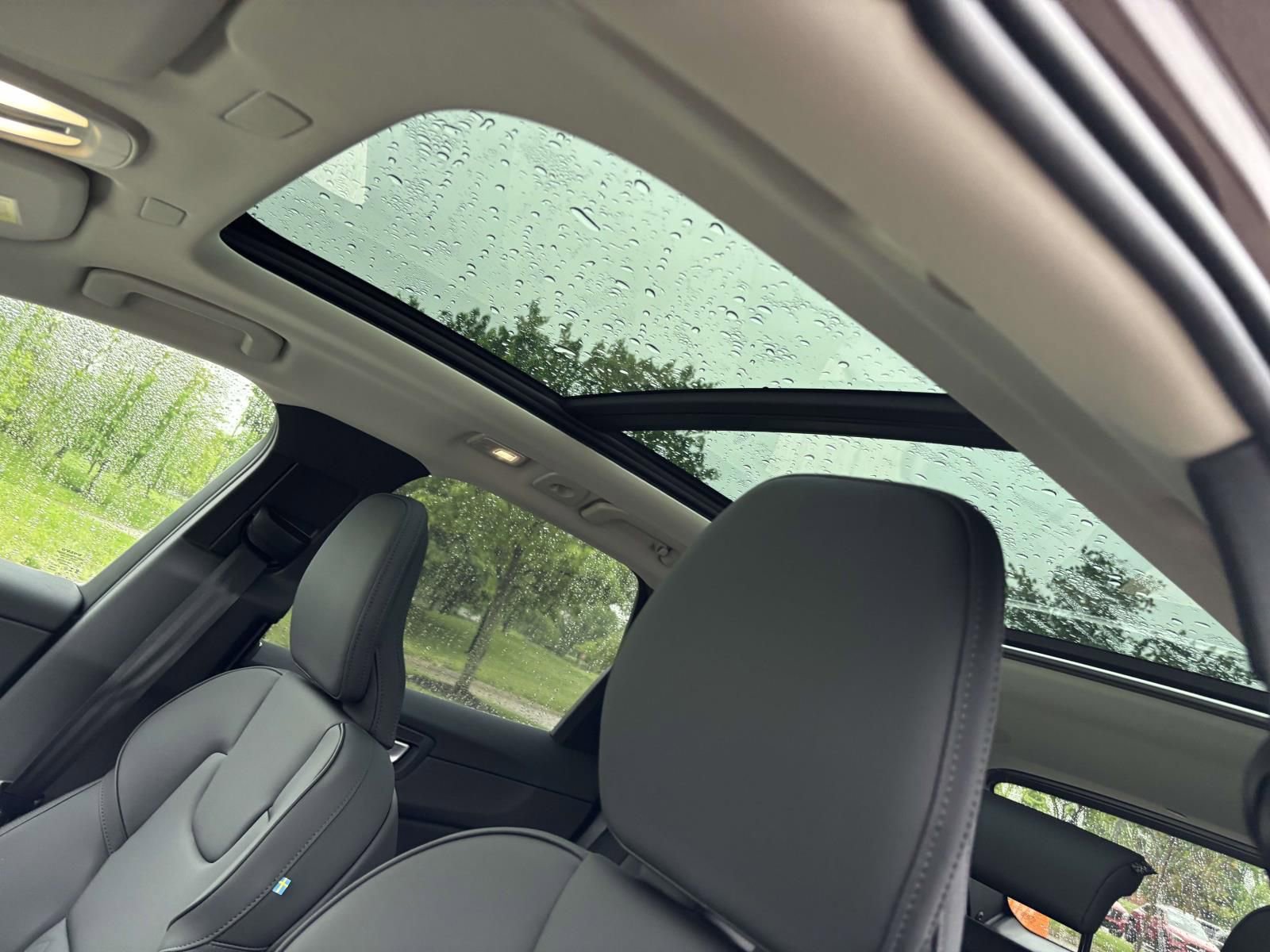 New 2026 Volvo XC60 B5 Plus w/ Protection Package Premier AWD/4WD image 24