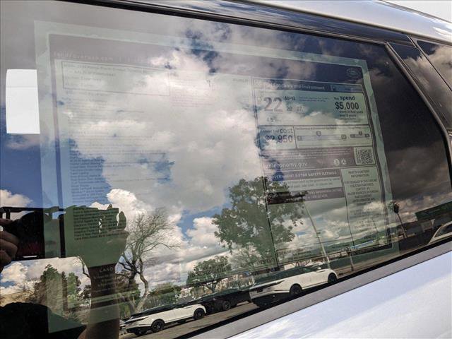 New 2024 Land Rover Range Rover Evoque Dynamic SE image 19