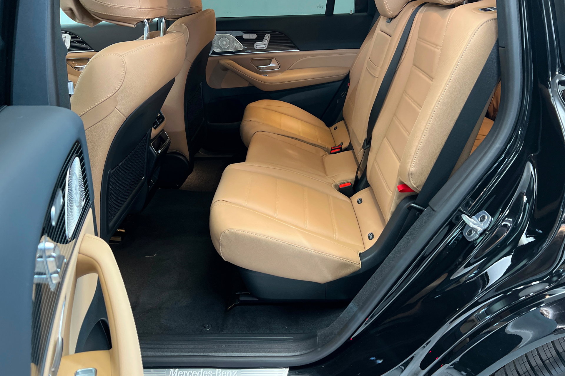 New 2026 Mercedes-Benz GLS 450 4MATIC image 21