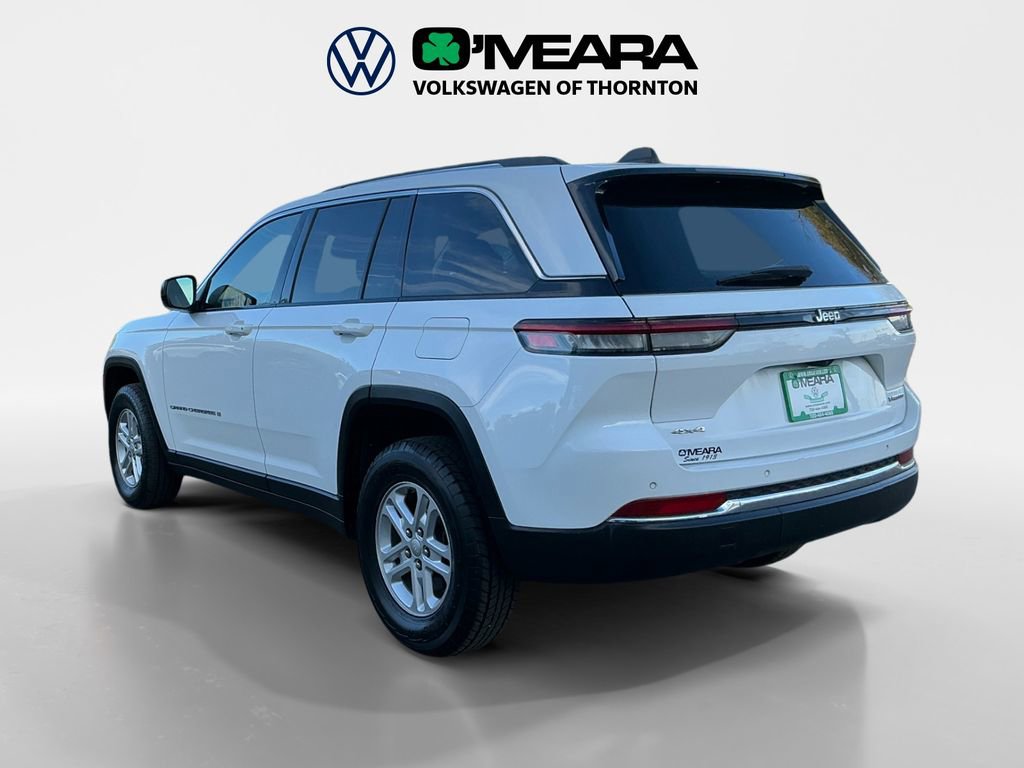Used 2023 Jeep Grand Cherokee Laredo image 3