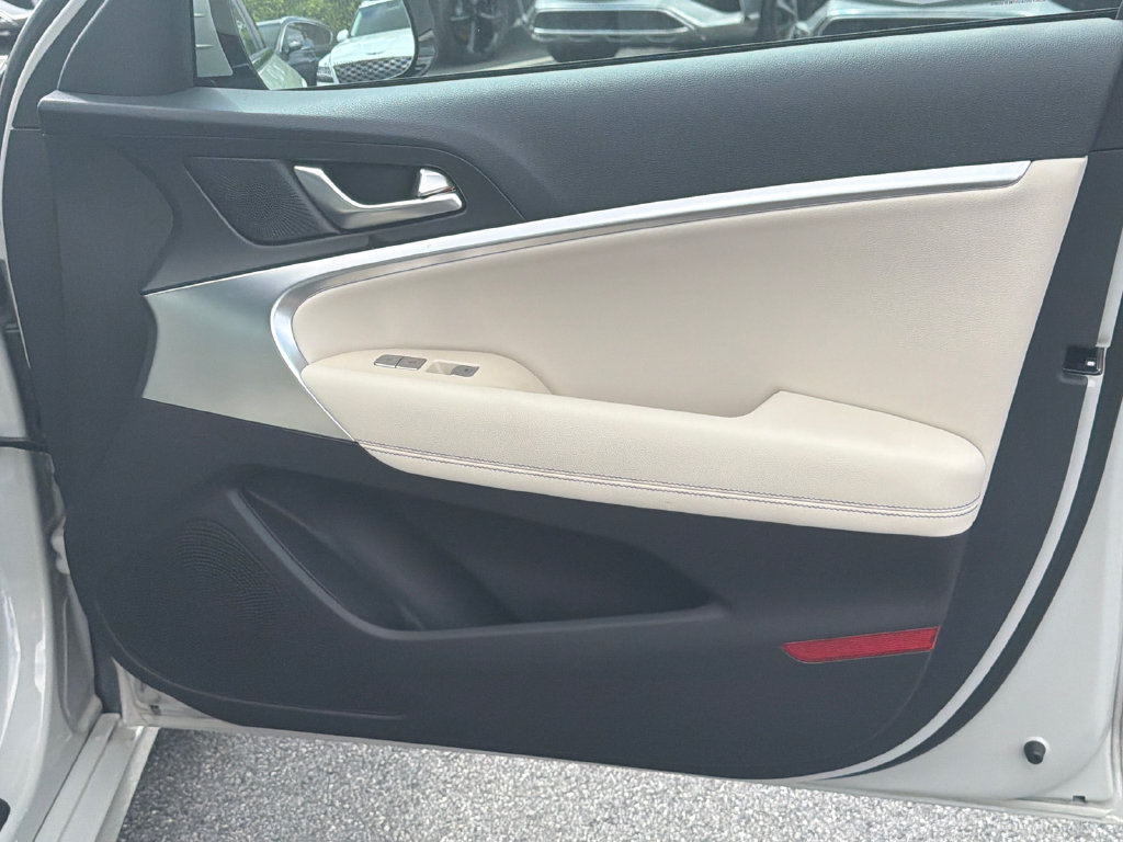 Used 2026 Genesis G70 2.5T RWD image 17