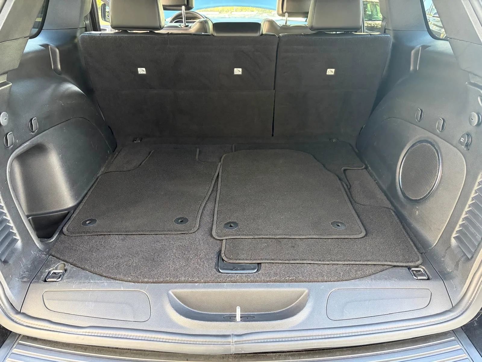 Used 2021 Jeep Grand Cherokee Laredo X image 20