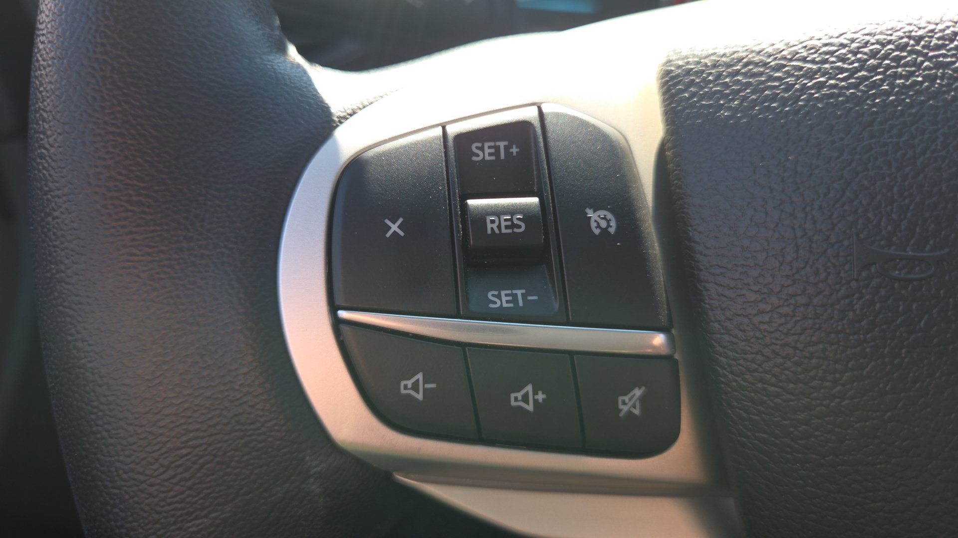 Used 2025 Ford Explorer ST AWD/4WD image 14