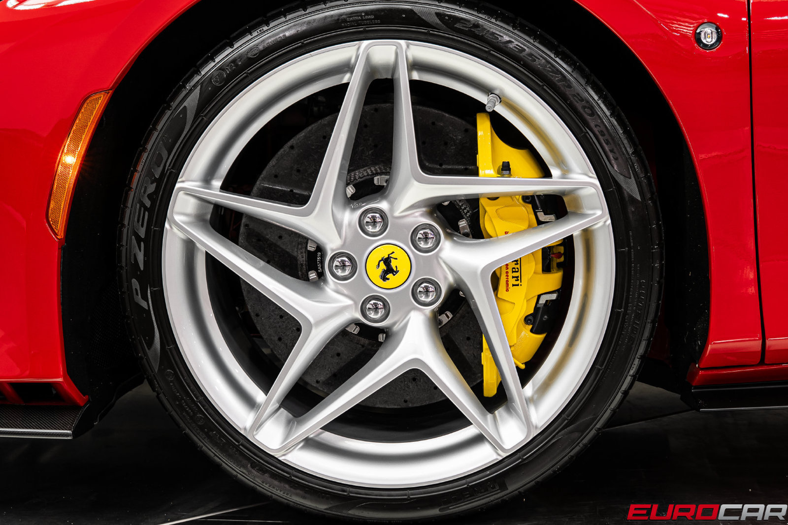 Used 2021 Ferrari F8 Tributo RWD image 27