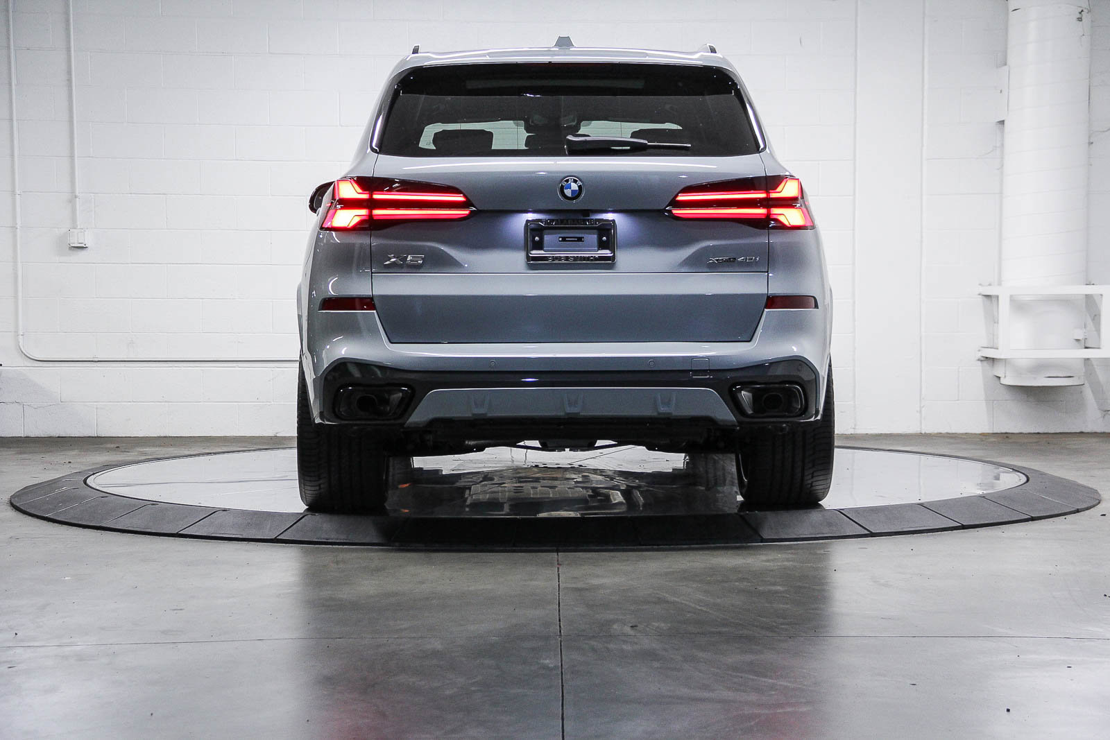 New 2026 BMW X5 xDrive40i w/ M Sport Package AWD/4WD image 5