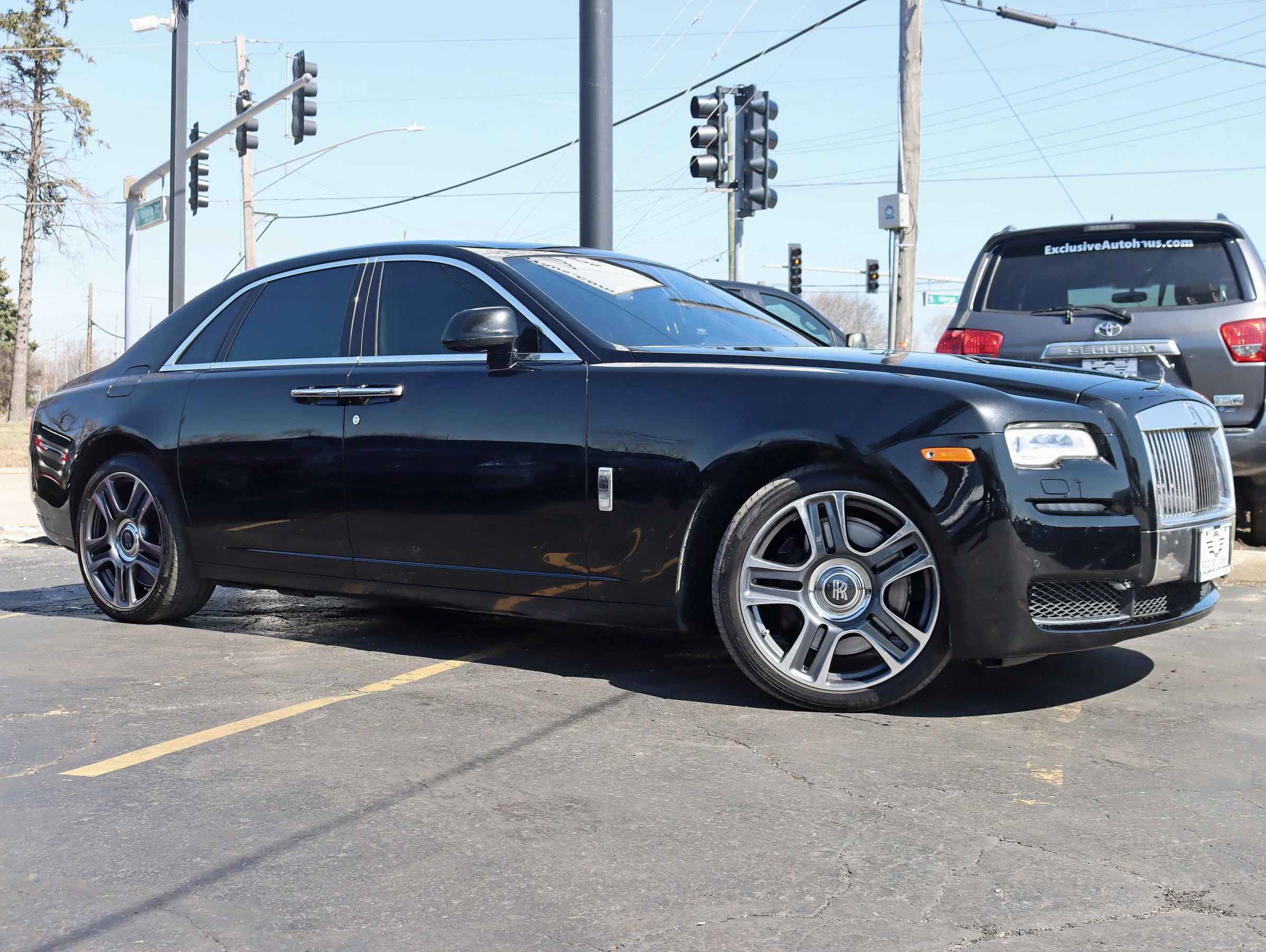 Used 2015 Rolls-Royce Ghost image 2