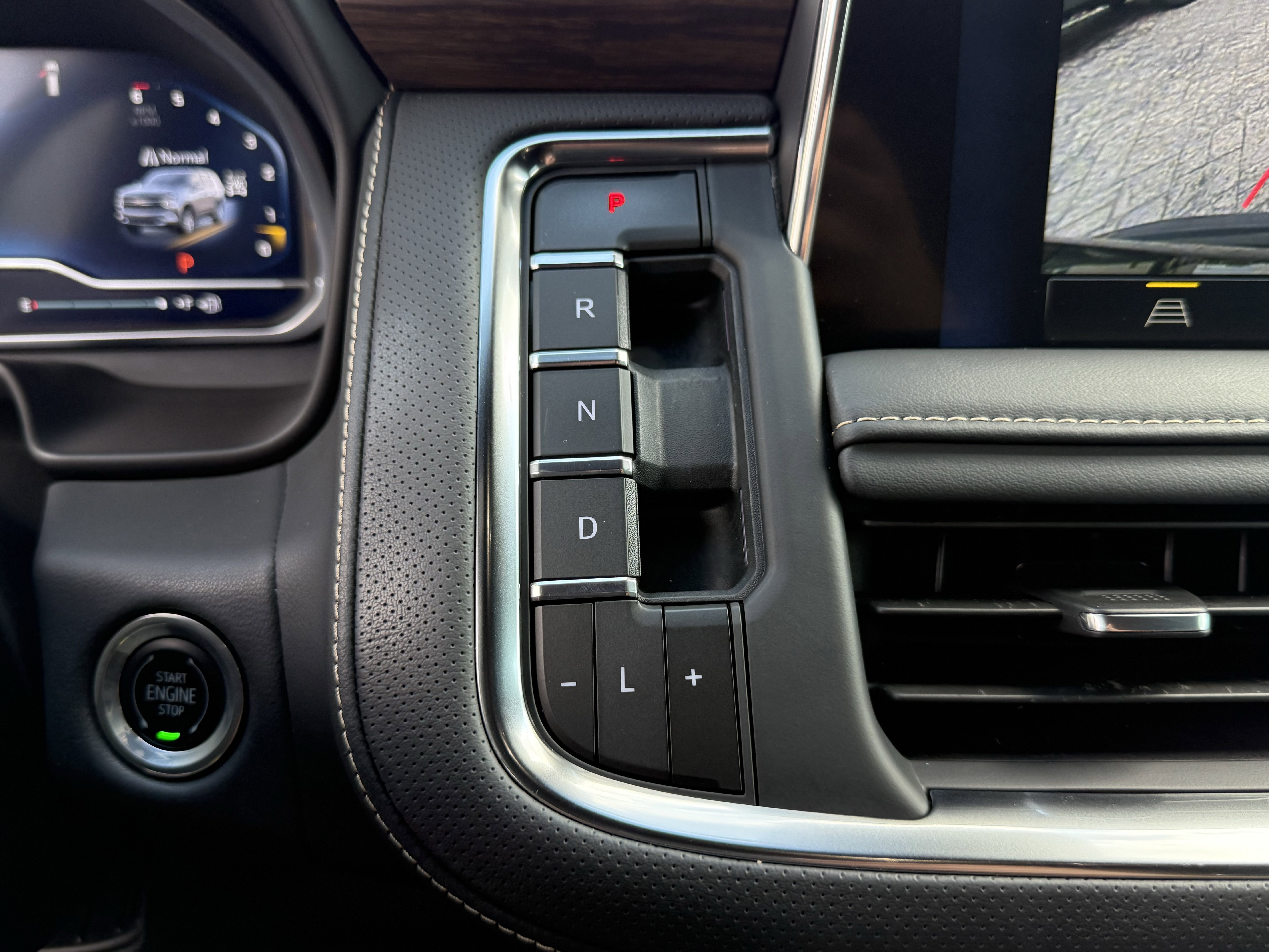 Used 2023 Chevrolet Tahoe Premier w/ Max Trailering Package AWD/4WD image 23