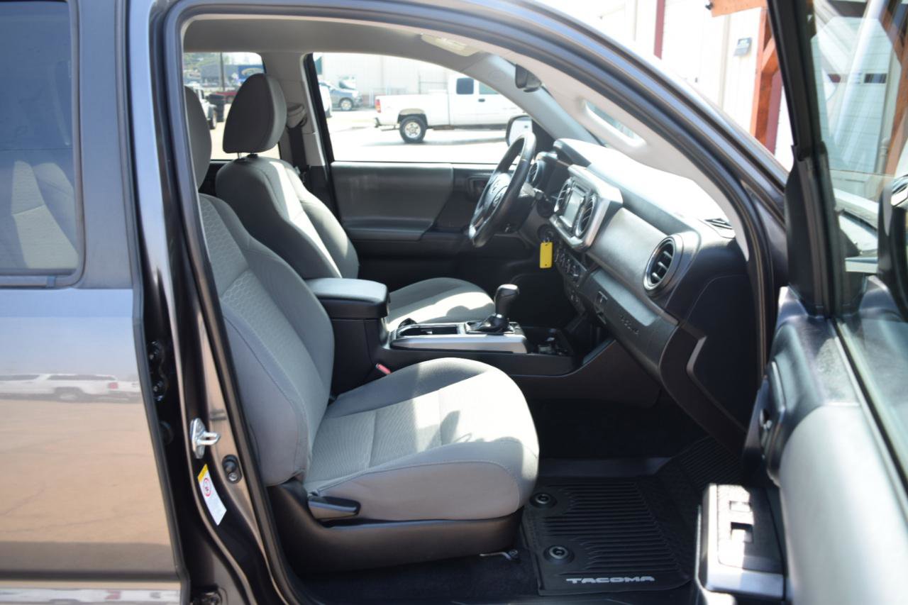 Used 2018 Toyota Tacoma SR5 AWD/4WD image 16