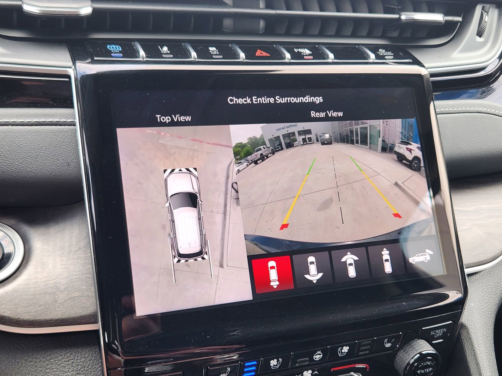 Used 2023 Jeep Grand Cherokee 4WD 4xe w/ Luxury Tech Group II image 18