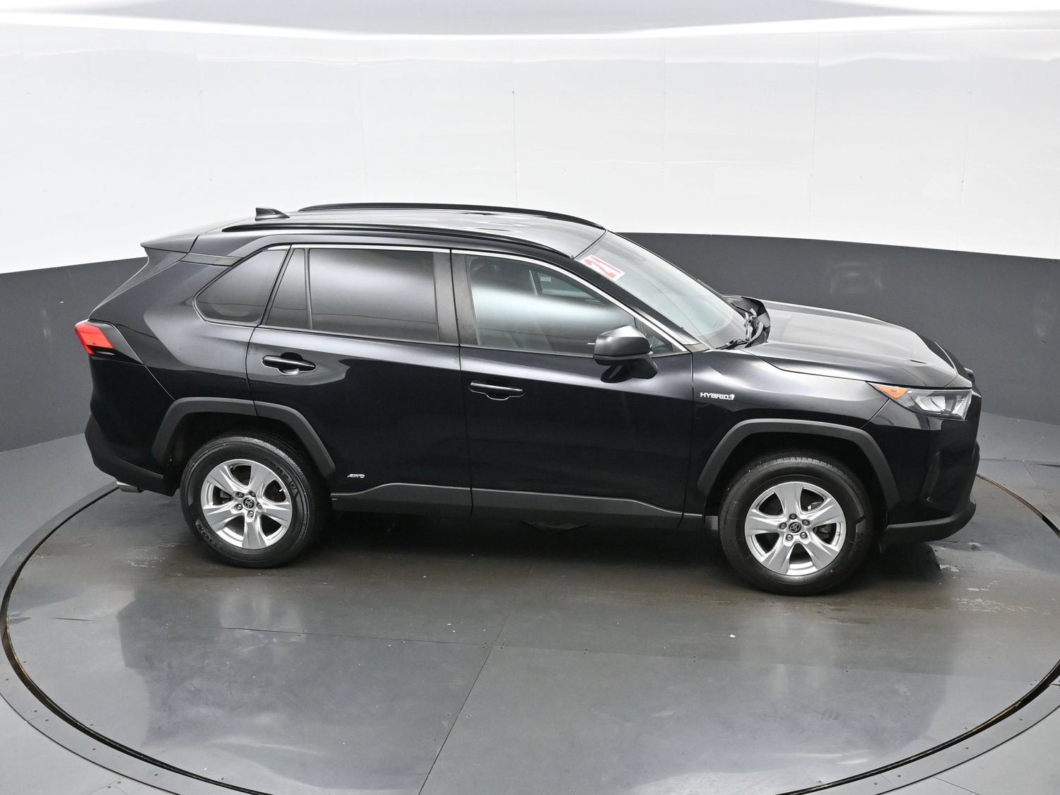 Used 2021 Toyota RAV4 LE AWD/4WD image 39