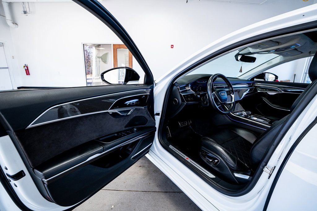 Used 2020 Audi S8 L w/ S8 Executive Package image 33