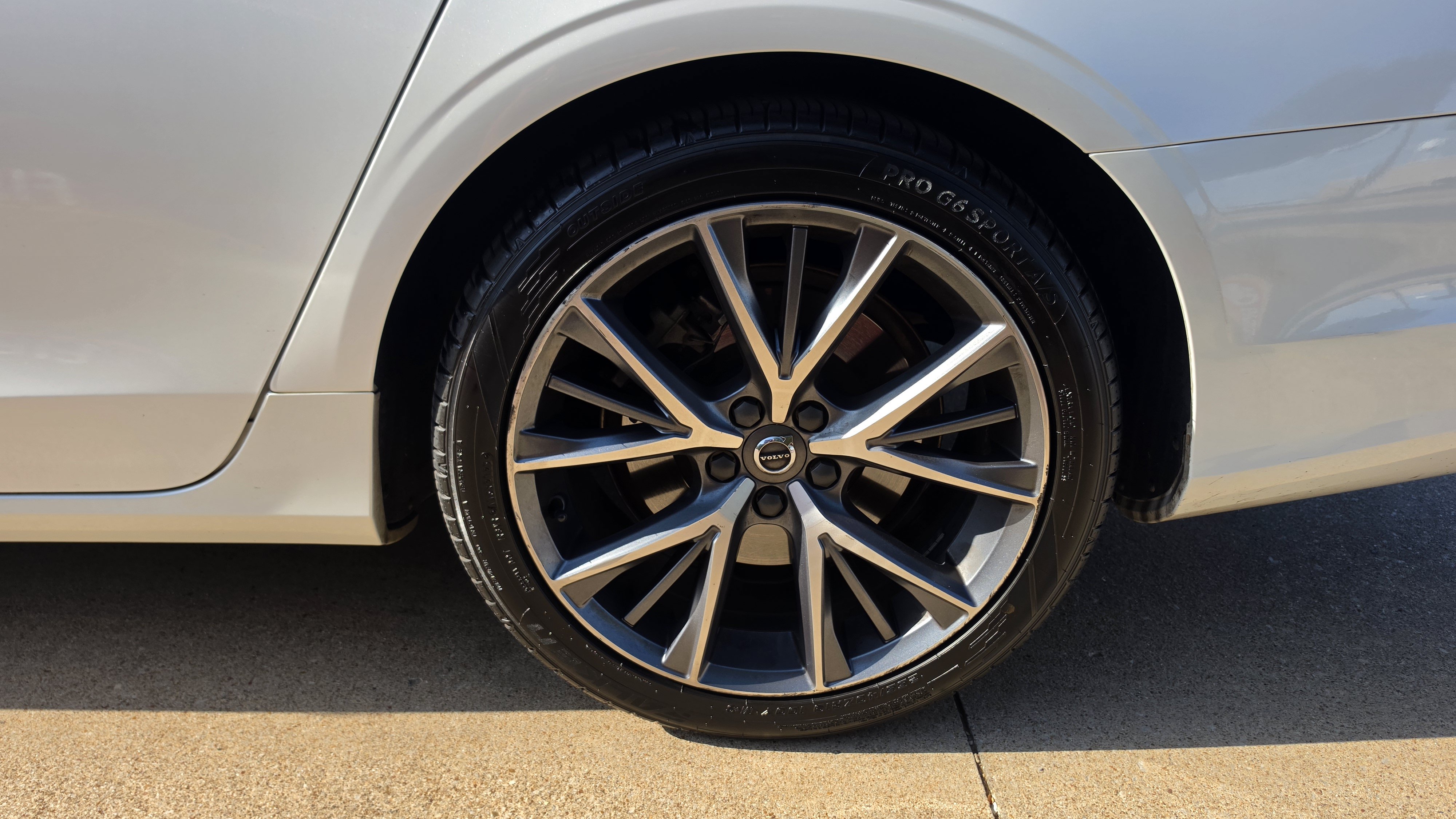 Used 2018 Volvo S90 T5 Momentum FWD image 14