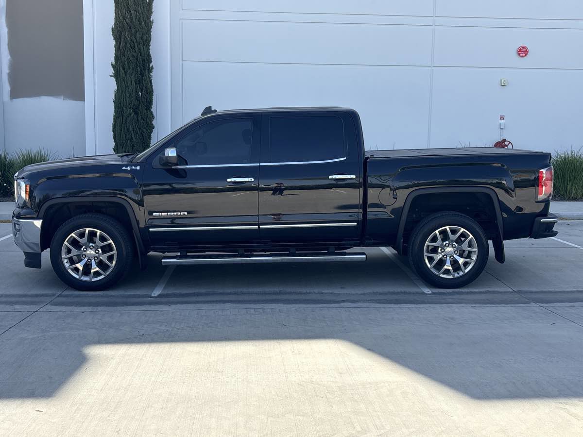 Used 2018 GMC Sierra 1500 SLT w/ SLT Premium Package AWD/4WD image 6