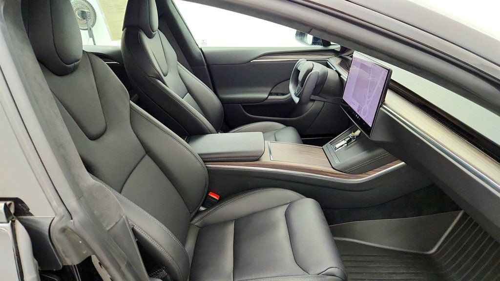 Used 2022 Tesla Model S AWD/4WD image 31
