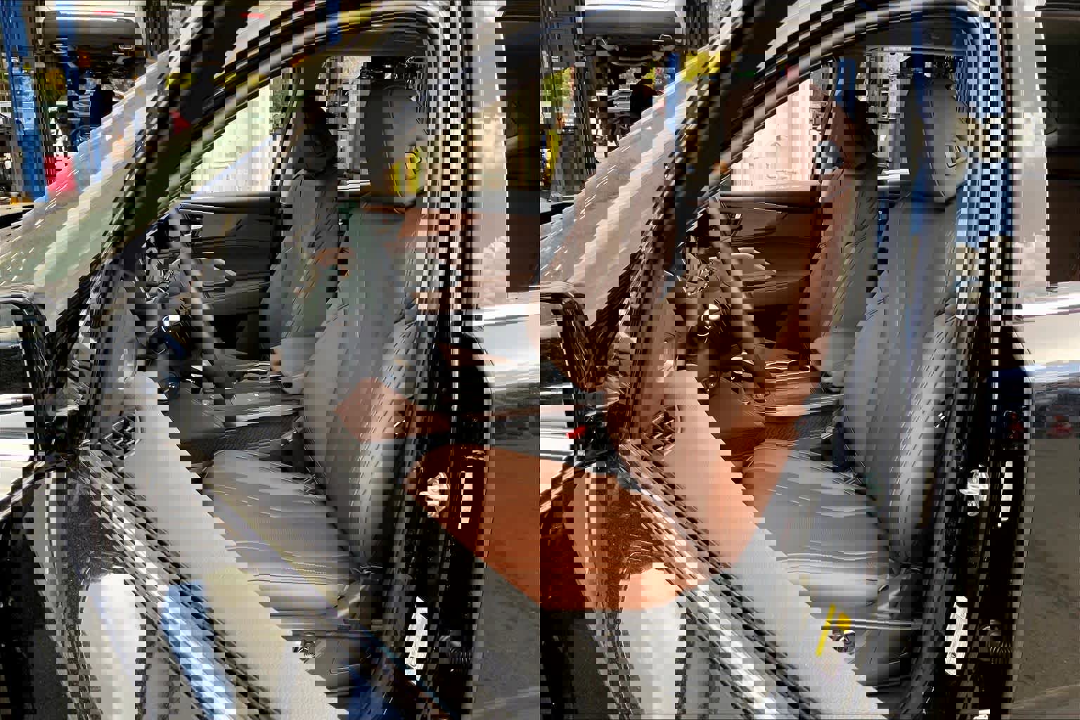 Used 2025 Acura MDX FWD w/ Technology Package image 7