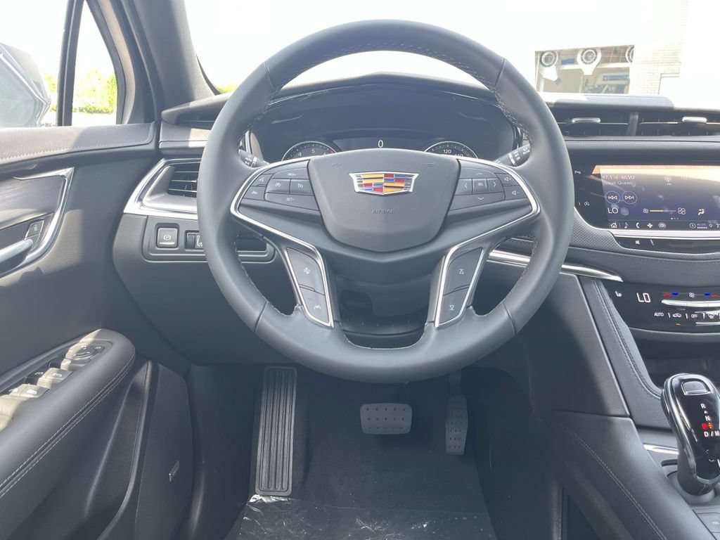 New 2026 Cadillac XT5 Luxury AWD/4WD image 14