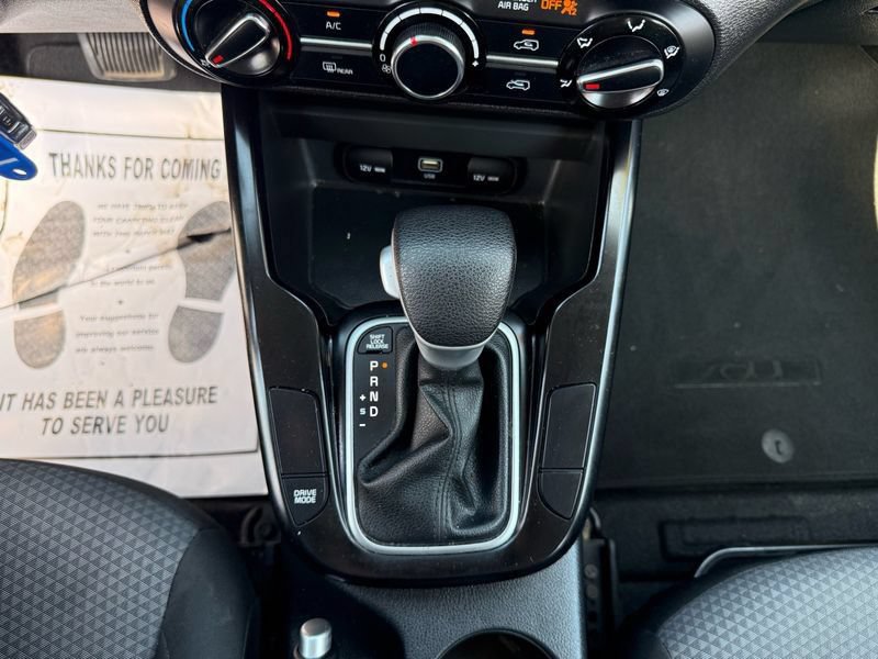 Used 2023 Kia Soul LX w/ LX Technology Package FWD image 29