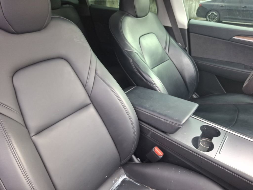 Used 2023 Tesla Model Y Performance image 12