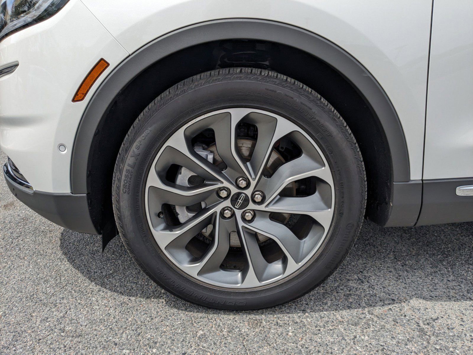 Certified 2023 Lincoln Nautilus Reserve w/ Equipment Group 201A image 14