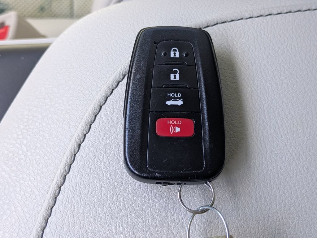 Used 2021 Toyota Camry XLE w/ Navigation Package FWD image 27