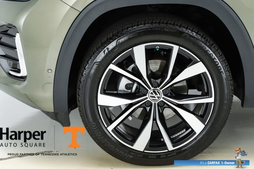 Used 2025 Volkswagen Atlas Cross Sport SEL Premium R-Line image 5