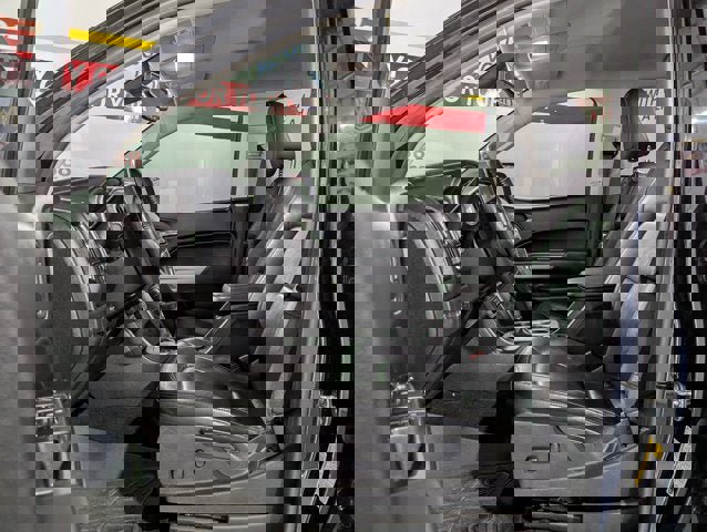 Used 2018 Chevrolet Colorado ZR2 w/ ZR2 Midnight Special Edition image 18