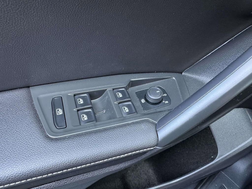 Used 2024 Volkswagen Tiguan S FWD image 17