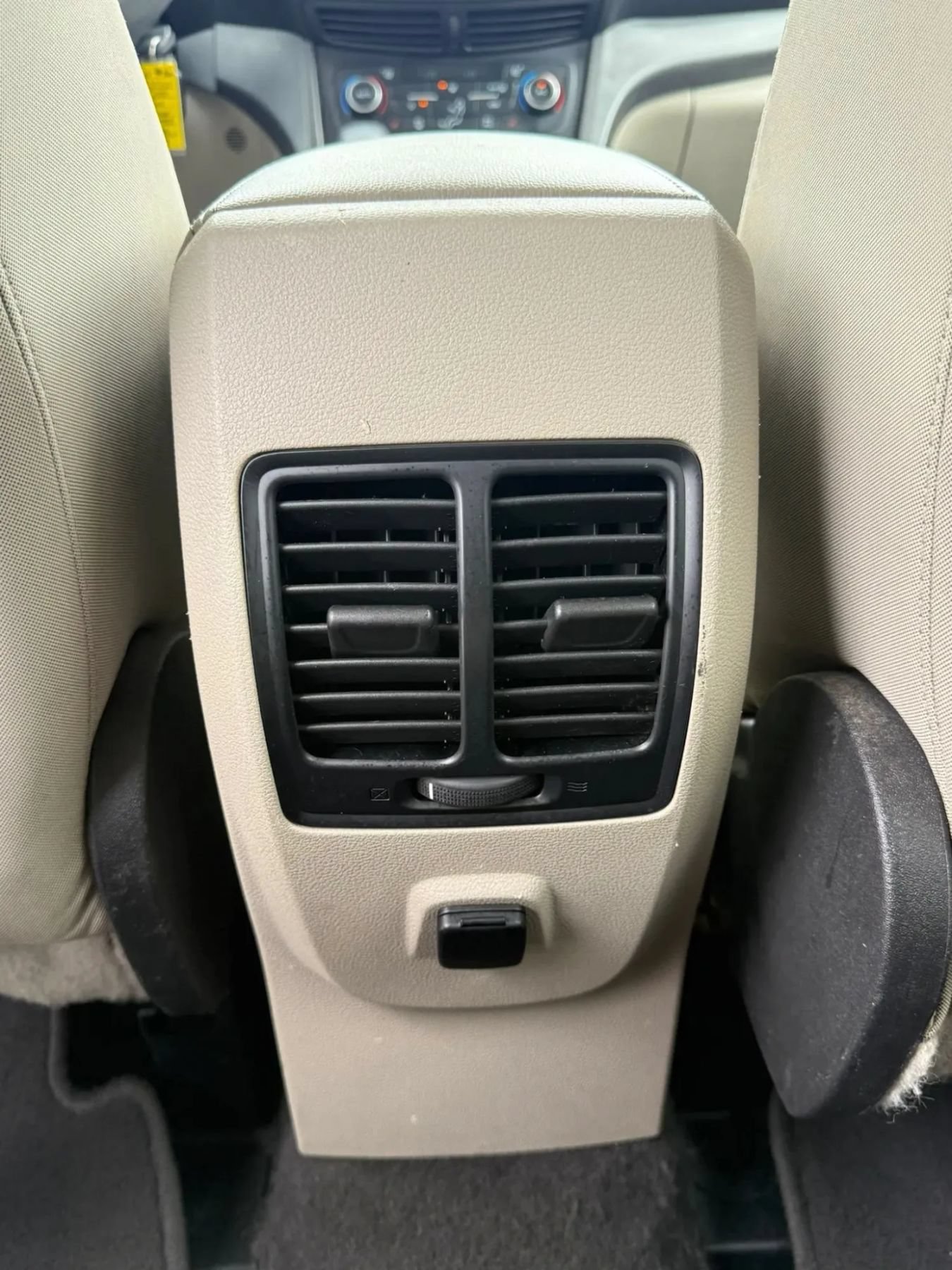 Used 2018 Ford Escape SE FWD image 11