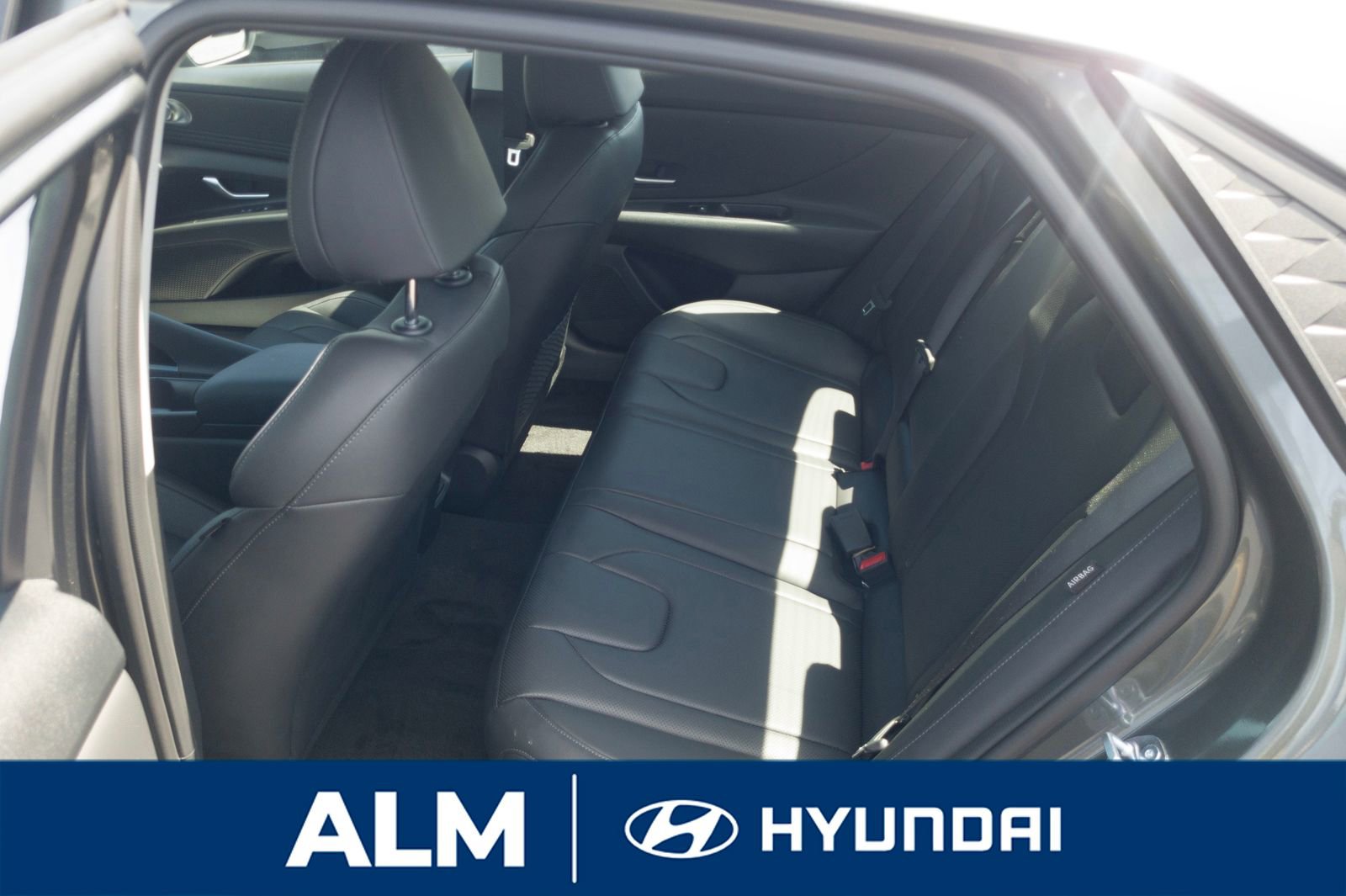 New 2025 Hyundai Elantra Limited image 16