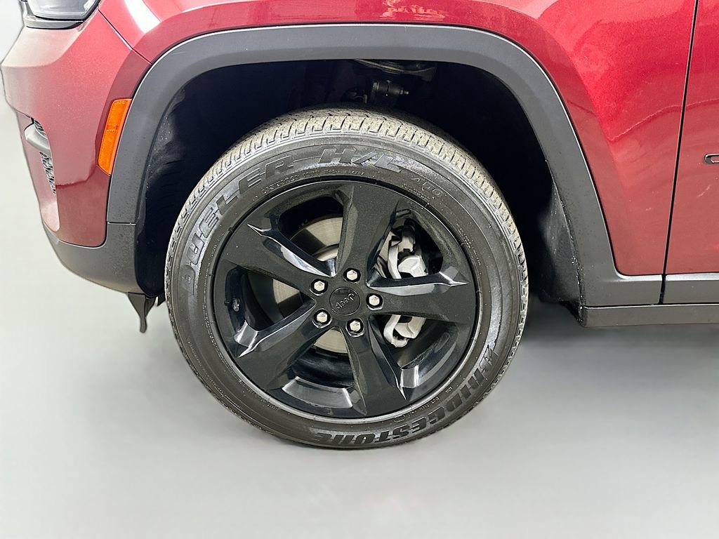 Used 2023 Jeep Grand Cherokee Altitude image 8