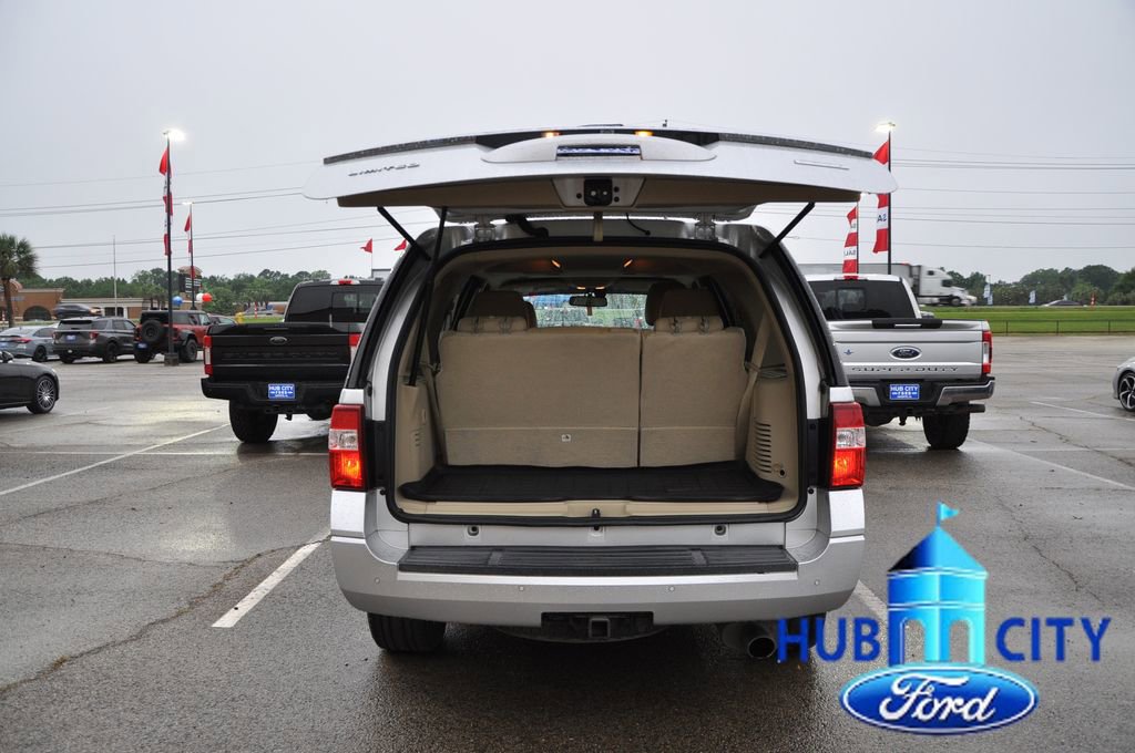 Used 2017 Ford Expedition Limited w/ Equipment Group 301A RWD image 23