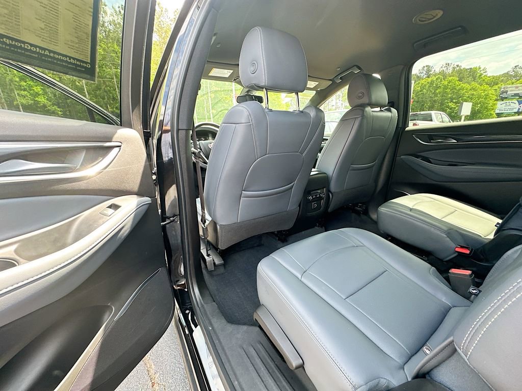 Used 2023 Buick Enclave Essence w/ Sport Touring Edition AWD/4WD image 17