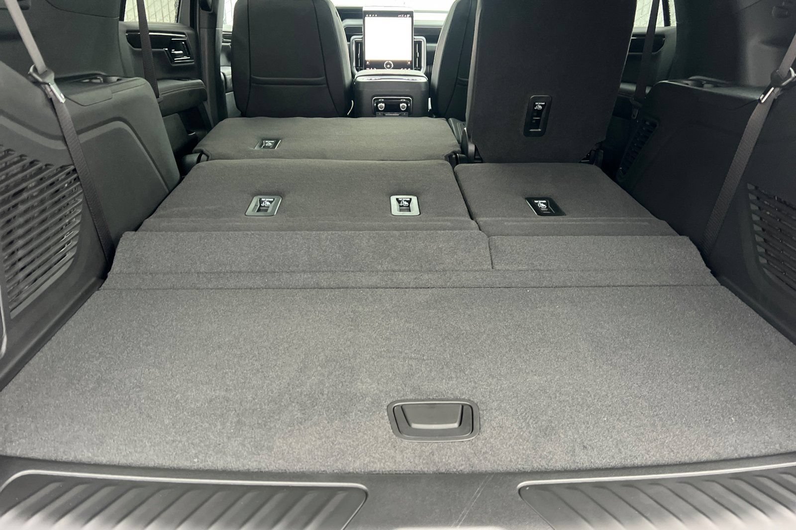 New 2026 GMC Yukon Elevation AWD/4WD image 12
