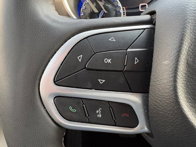 Used 2024 Chrysler Pacifica Touring-L FWD image 23
