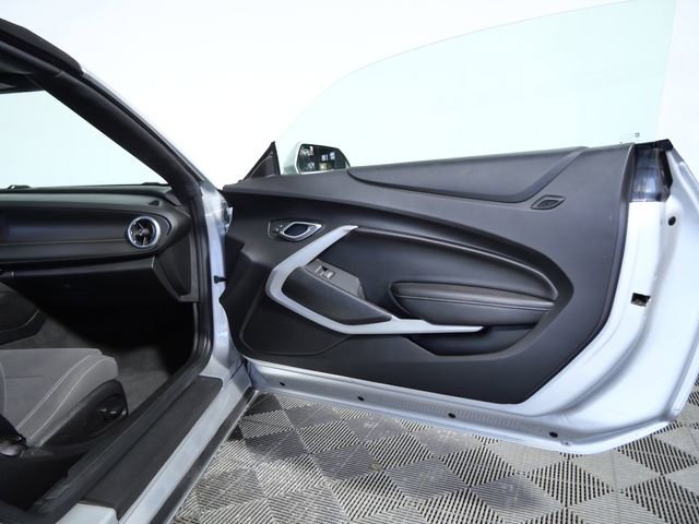 Used 2017 Chevrolet Camaro SS image 10