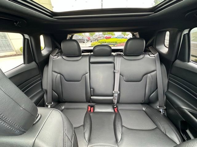 Used 2022 Jeep Compass Latitude w/ Sun and Sound Group AWD/4WD image 32
