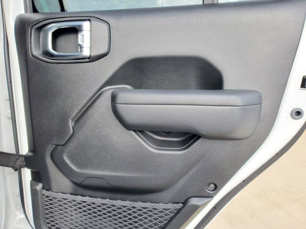 Used 2023 Jeep Gladiator Sport image 23