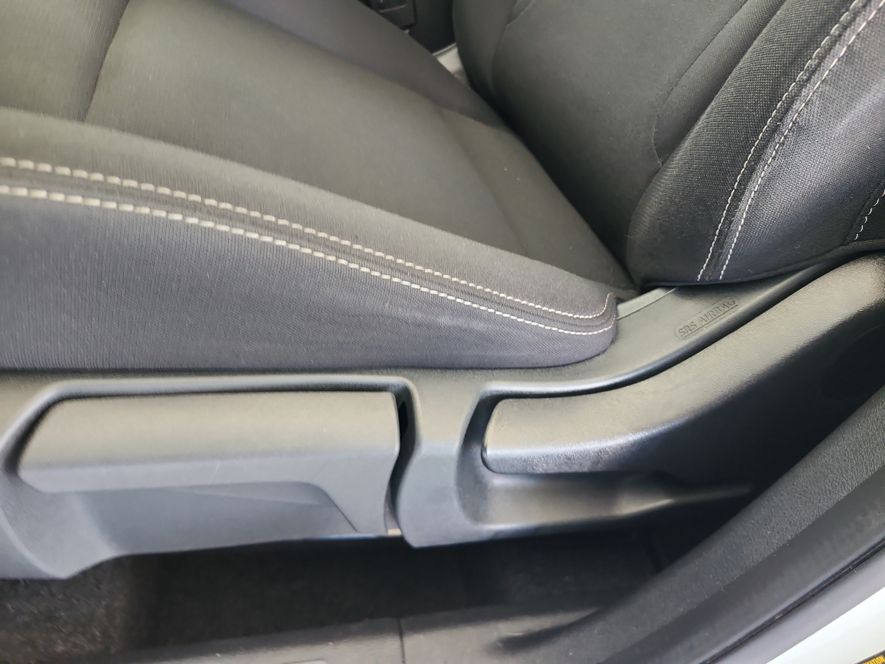 Used 2024 Nissan Rogue S FWD image 15
