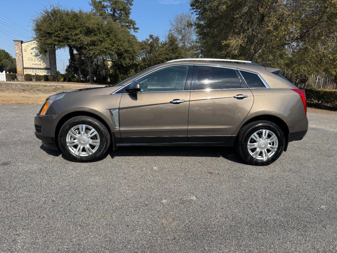 Used 2014 Cadillac SRX Luxury image 3