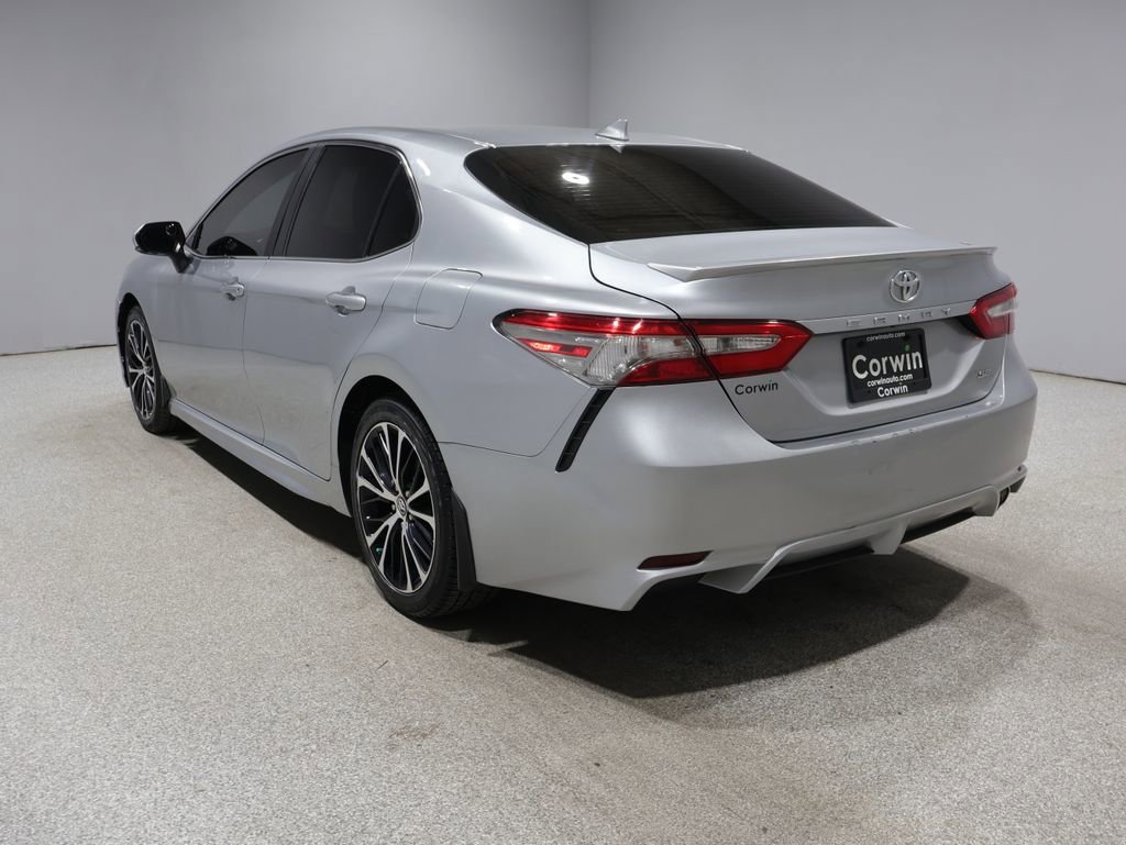 Used 2018 Toyota Camry SE w/ Audio Package FWD image 6